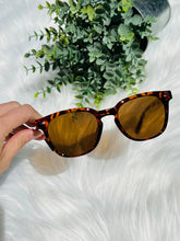 Load image into Gallery viewer, RTS Women’s Sunglasses
